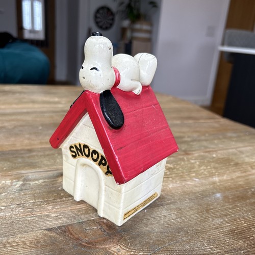 Vintage 1970s ceramic snoopy - vintage,