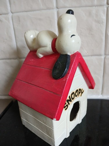 Vintage snoopy doghouse - vintage,