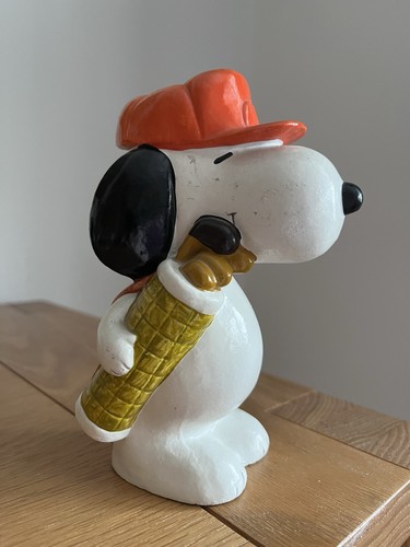 Snoopy money box golf player - money,